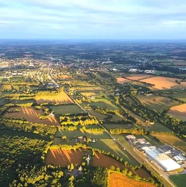 Vol en Montgolfière près de Cholet en région Pays-de-la-Loire Vol en Montgolfière près de Cholet en région Pays-de-la-Loire