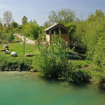 Nuit en Cabane sur Pilotis près de Fontainebleau en région Ile-de-France Nuit en Cabane sur Pilotis près de Fontainebleau en région Ile-de-France