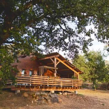 Nuit Insolite en Cabane avec Spa près de Rocamadour Nuit Insolite en Cabane avec Spa près de Rocamadour