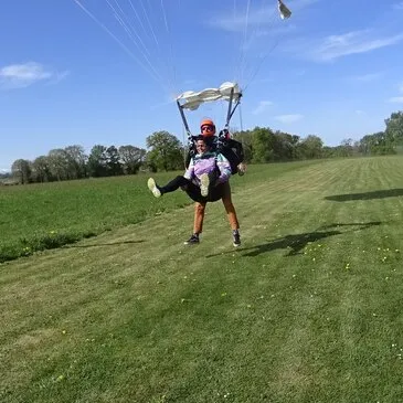 Offrir Saut en parachute en Aquitaine Offrir Saut en parachute en Aquitaine