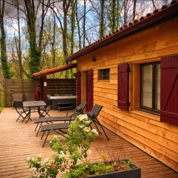 Nuit en Lodge avec Jacuzzi Privatif près de Montauban Nuit en Lodge avec Jacuzzi Privatif près de Montauban