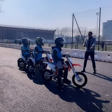 Initiation Mini Moto pour Enfant à Puteaux Initiation Mini Moto pour Enfant à Puteaux