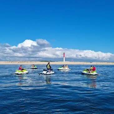 Randonnée en Jet Ski à La Tremblade - L'Ile d'Oléron en région Poitou-Charentes Randonnée en Jet Ski à La Tremblade - L'Ile d'Oléron en région Poitou-Charentes