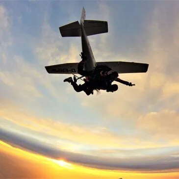 Saut en parachute en région Languedoc-Roussillon Saut en parachute en région Languedoc-Roussillon
