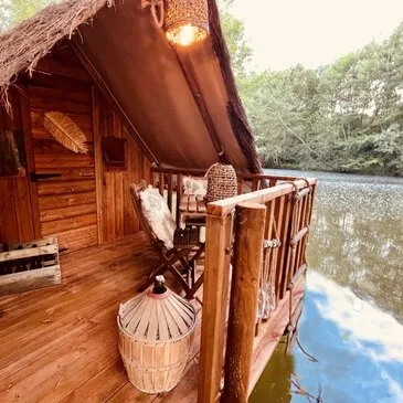 Cabane sur l'Eau près de Paris Cabane sur l'Eau près de Paris