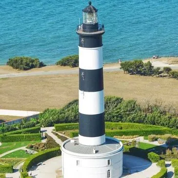 Baptême de l'air hélicoptère proche Aéroport de Rochefort Baptême de l'air hélicoptère proche Aéroport de Rochefort
