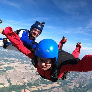 Saut d'Initiation en Parachute à Pau Saut d'Initiation en Parachute à Pau