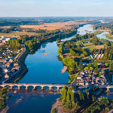 Baptême en Hélicoptère ULM près de Blois - Survol des Châteaux Baptême en Hélicoptère ULM près de Blois - Survol des Châteaux