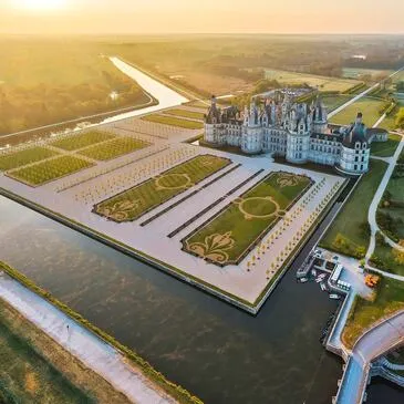 Baptême en Hélicoptère ULM près de Blois - Survol des Châteaux Baptême en Hélicoptère ULM près de Blois - Survol des Châteaux