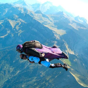 Aérodrome de Gap Tallard, Hautes Alpes (05) - Wingsuit en Tandem