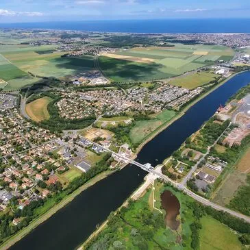 Saut en Parachute Tandem près de Caen en région Normandie Saut en Parachute Tandem près de Caen en région Normandie