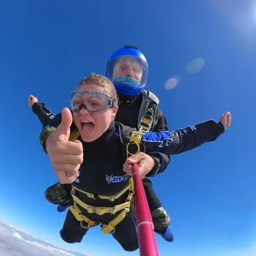 Saut en Parachute Tandem près d'Alençon Saut en Parachute Tandem près d'Alençon