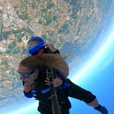 Aéroport Le Mans Arnage, à 50 min d'Alençon, Orne (61) - Saut en parachute Aéroport Le Mans Arnage, à 50 min d'Alençon, Orne (61) - Saut en parachute