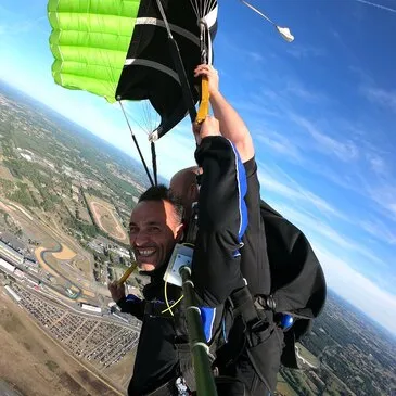 Réserver Saut en parachute en Centre