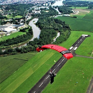 Saut en parachute proche Aéroport Clermont-Ferrand Auvergne