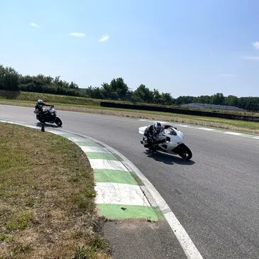 Journée de Roulage Moto - Circuit du Bourbonnais Journée de Roulage Moto - Circuit du Bourbonnais
