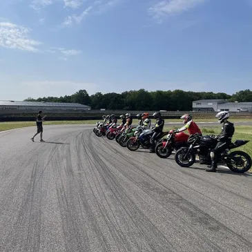 Stage de pilotage moto en région Auvergne Stage de pilotage moto en région Auvergne
