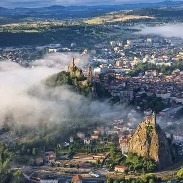 Vol en Montgolfière au Puy-en-Velay en région Auvergne Vol en Montgolfière au Puy-en-Velay en région Auvergne
