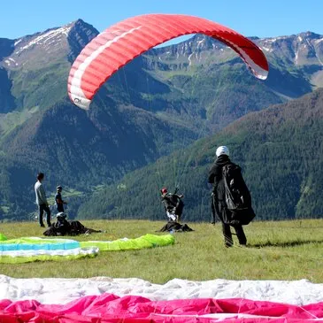 Baptême en parapente proche Orcières Baptême en parapente proche Orcières