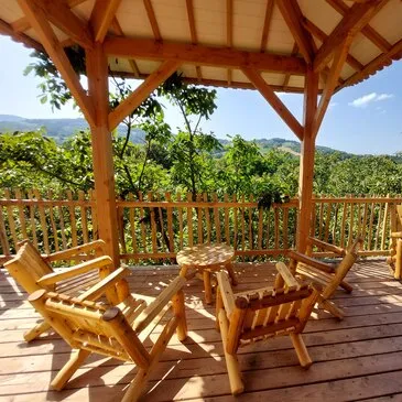 Nuit en Cabane sur Pilotis avec Spa près de Valence Nuit en Cabane sur Pilotis avec Spa près de Valence