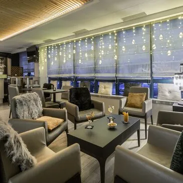 Week-end à Annecy - Survol du Lac d'Annecy en Parapente en région Rhône-Alpes Week-end à Annecy - Survol du Lac d'Annecy en Parapente en région Rhône-Alpes