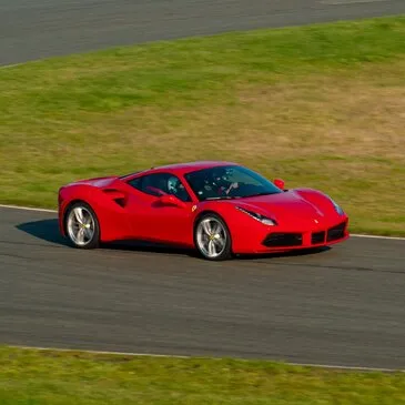 Stage en Ferrari 488 GTB - Circuit de La Ferté-Gaucher Stage en Ferrari 488 GTB - Circuit de La Ferté-Gaucher