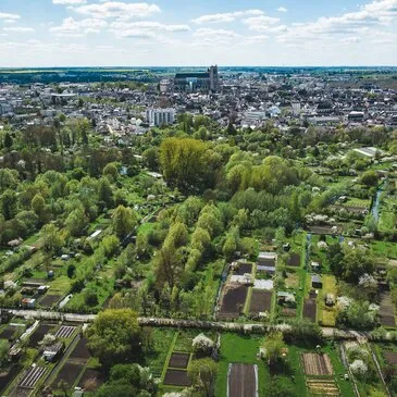Baptême en Paramoteur près de Bourges - Survol du Berry en région Centre Baptême en Paramoteur près de Bourges - Survol du Berry en région Centre