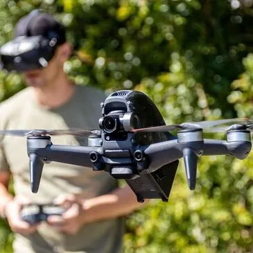 Saint-Martin-d'Auxigny, à 25 min de Bourges, Cher (18) - Pilotage de Drone Saint-Martin-d'Auxigny, à 25 min de Bourges, Cher (18) - Pilotage de Drone