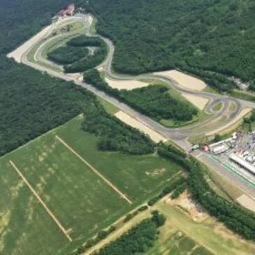 Baptême en Ferrari 296 GTB - Circuit de l'Anneau du Rhin en région Alsace Baptême en Ferrari 296 GTB - Circuit de l'Anneau du Rhin en région Alsace