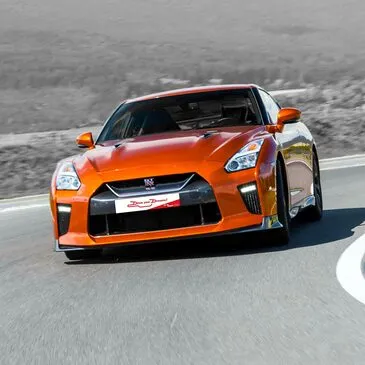 Stage en Nissan GTR - Circuit du Laquais en région Rhône-Alpes Stage en Nissan GTR - Circuit du Laquais en région Rhône-Alpes