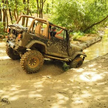 Stage de pilotage 4x4 proche Montalet-le-Bois, à 20 min de Mantes-la-Jolie Stage de pilotage 4x4 proche Montalet-le-Bois, à 20 min de Mantes-la-Jolie