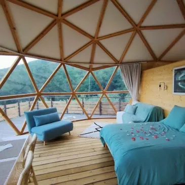 Nuit en Dôme près de Perpignan Nuit en Dôme près de Perpignan