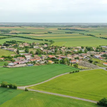 Juscorps, à 20 min de Niort, Deux sèvres (79) - Pilotage de Drone Juscorps, à 20 min de Niort, Deux sèvres (79) - Pilotage de Drone