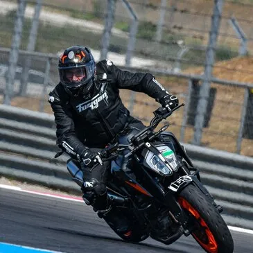 Stage de pilotage moto proche Circuit d'Alès Stage de pilotage moto proche Circuit d'Alès