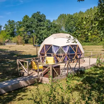 Nuit en Dôme avec Bain Nordique Privatif près de Bourg-en-Bresse Nuit en Dôme avec Bain Nordique Privatif près de Bourg-en-Bresse