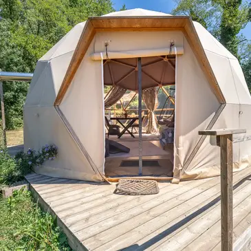 Weekend et Hébergement Insolite proche Biziat, à 30 min de Bourg-en-Bresse Weekend et Hébergement Insolite proche Biziat, à 30 min de Bourg-en-Bresse