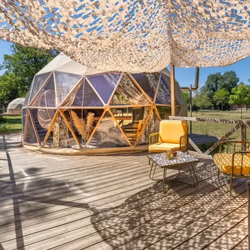 Nuit en Dôme avec Bain Nordique Privatif près de Bourg-en-Bresse en région Rhône-Alpes Nuit en Dôme avec Bain Nordique Privatif près de Bourg-en-Bresse en région Rhône-Alpes