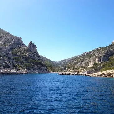 Balade en bateau à Bandol - Découverte des Calanques en région PACA et Corse Balade en bateau à Bandol - Découverte des Calanques en région PACA et Corse