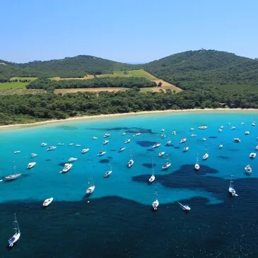 Balade en bateau en région PACA et Corse