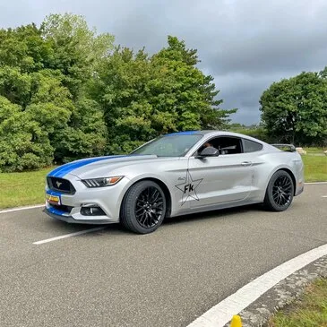 Stage Enfant en Ford Mustang près de Toulouse