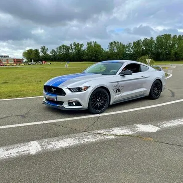 Stage Enfant en Ford Mustang à Magny-Cours