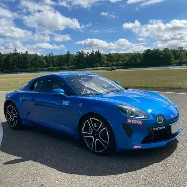 Stage Enfant en Alpine A110 à Magny-Cours en région Bourgogne Stage Enfant en Alpine A110 à Magny-Cours en région Bourgogne