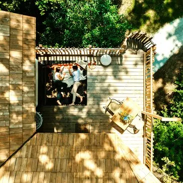 Cabane dans les Arbres avec Spa Privatif près de Bordeaux en région Aquitaine Cabane dans les Arbres avec Spa Privatif près de Bordeaux en région Aquitaine