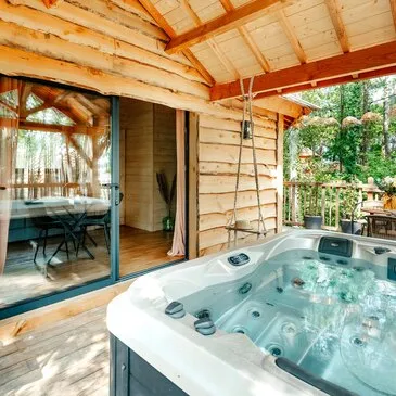 Nuit en Lov'Nid avec Spa Privatif près de Bordeaux en région Aquitaine Nuit en Lov'Nid avec Spa Privatif près de Bordeaux en région Aquitaine