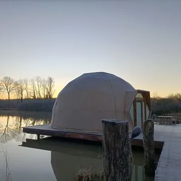 Nuit en Dôme près de Sarrebourg en région Lorraine Nuit en Dôme près de Sarrebourg en région Lorraine