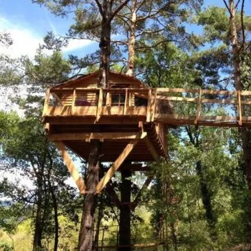 Nuit en Cabane dans les Arbres près de Digne-les-Bains Nuit en Cabane dans les Arbres près de Digne-les-Bains