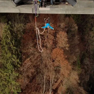 Saut à l'élastique en région Rhône-Alpes Saut à l'élastique en région Rhône-Alpes