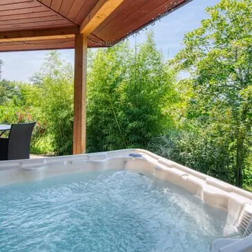 Cabane avec Spa Privatif près de Carcassonne Cabane avec Spa Privatif près de Carcassonne