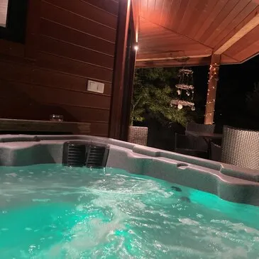 Cabane avec Spa Privatif près de Carcassonne Cabane avec Spa Privatif près de Carcassonne