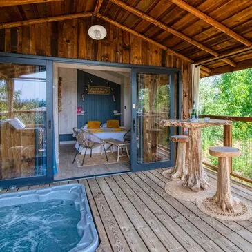 Nuit en Cabane sur Pilotis avec Jacuzzi Privé près de Carcassonne Nuit en Cabane sur Pilotis avec Jacuzzi Privé près de Carcassonne